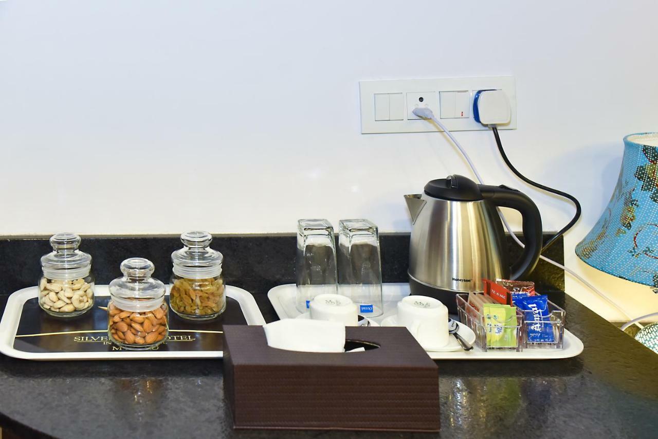 Silver Oak Hotel Mysore Extérieur photo