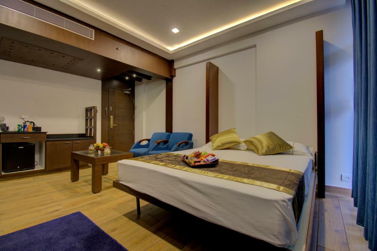Silver Oak Hotel Mysore Extérieur photo
