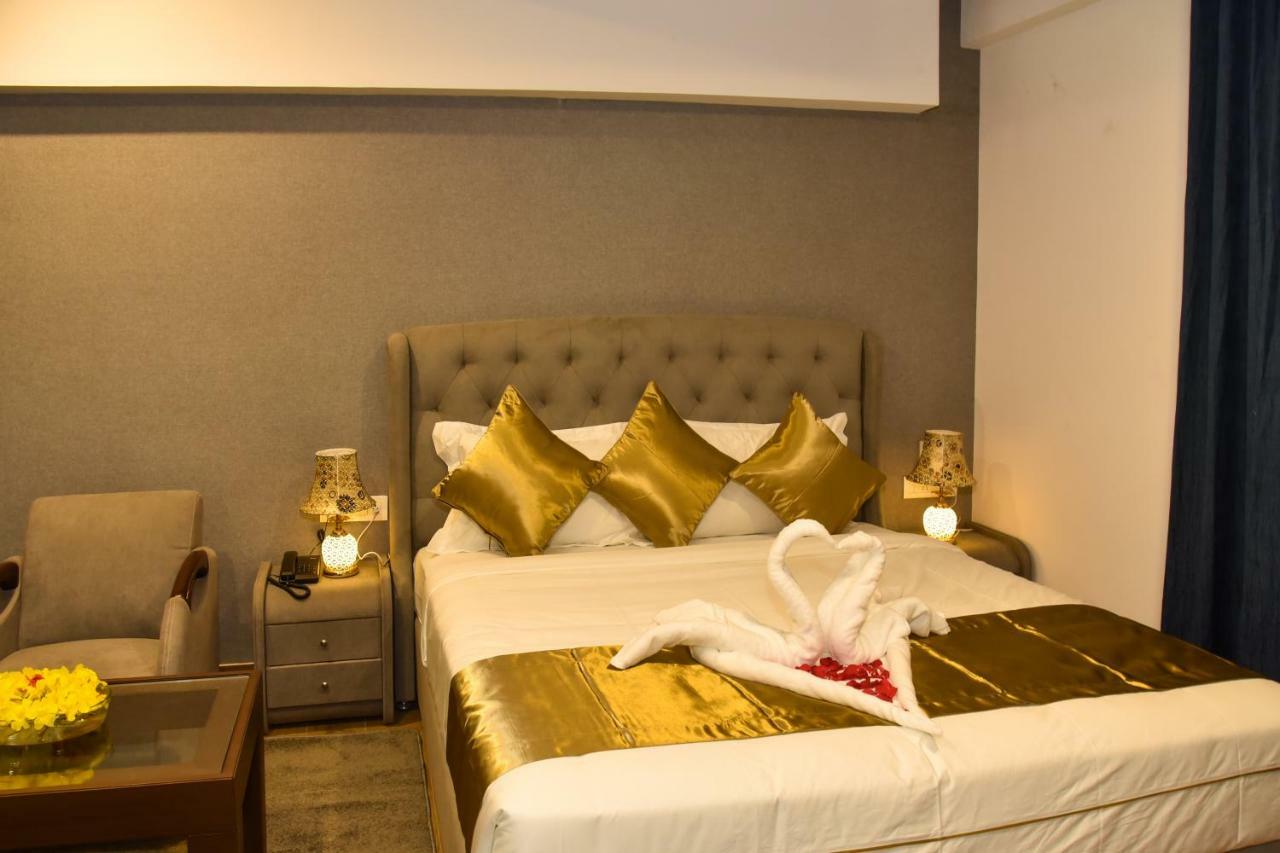 Silver Oak Hotel Mysore Extérieur photo